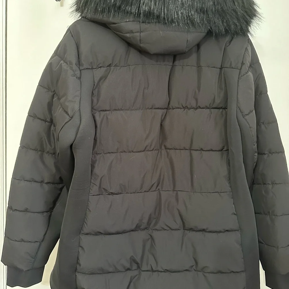 Michael Kors Dark Puffer Coat with Logo. Brand New Never Worn. - Picture 9 of 10